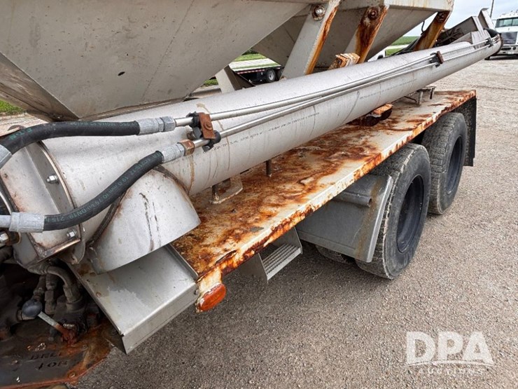 2004-ihc-9400i-dry-tender-truck-(gp11023,-unit-193)-image-38
