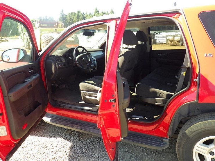 2007-chevrolet-tahoe-image-15