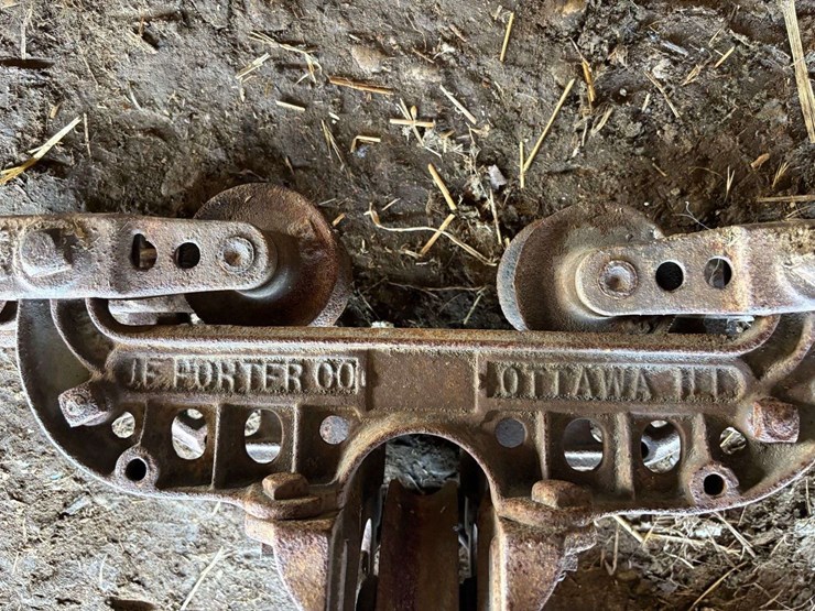 (2)-hay-trolleys-image-8