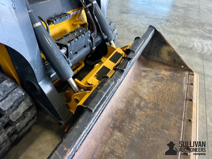 2021-deere-333g-image-16