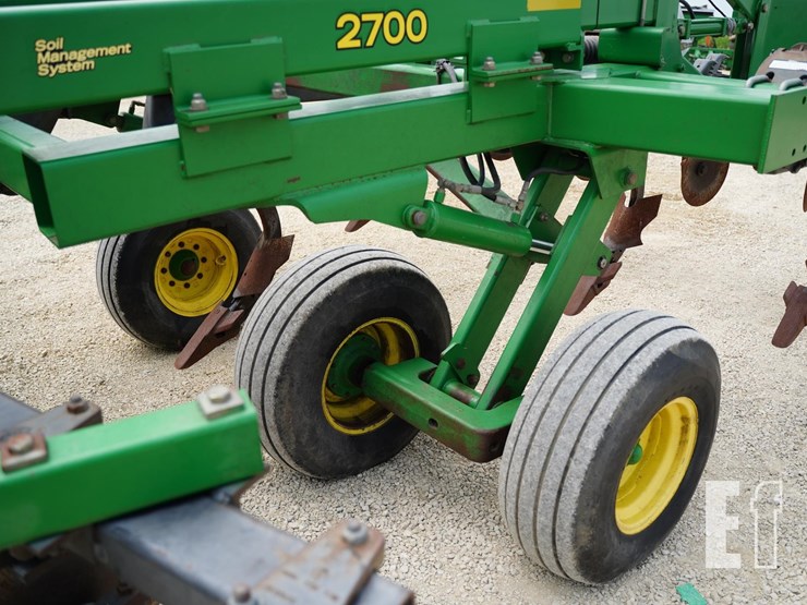 2005-john-deere-2700-image-20