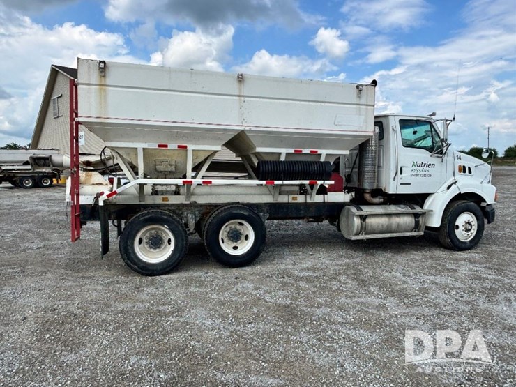 2005-sterling-dry-tender-truck-(gp11242,-unit-111565)-image-9