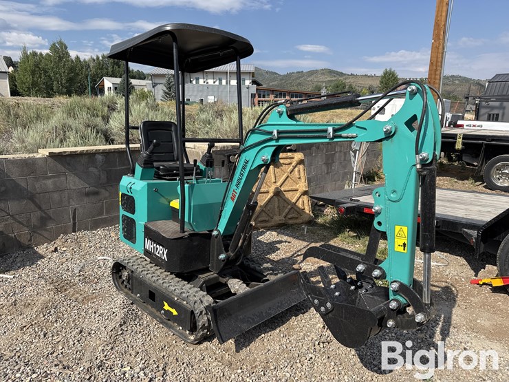 2025-agt-mh12rx-mini-excavator-image-3