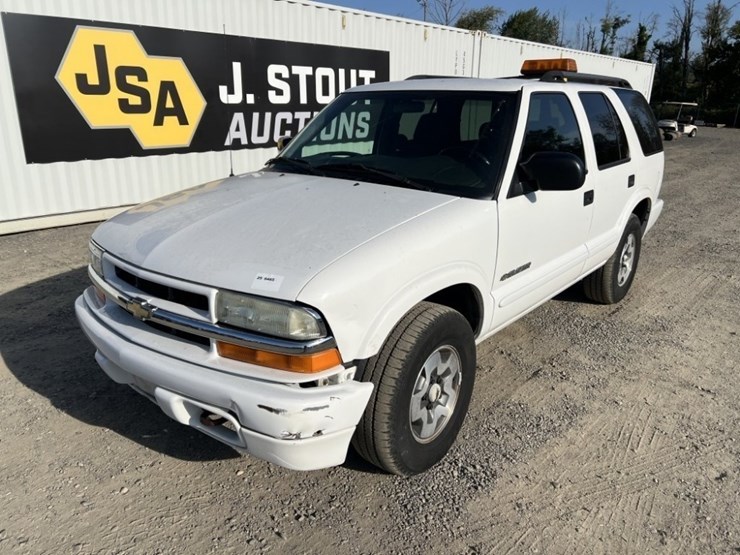 2004-chevrolet-blazer-image-1