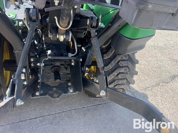 2013-john-deere-1025r-image-10