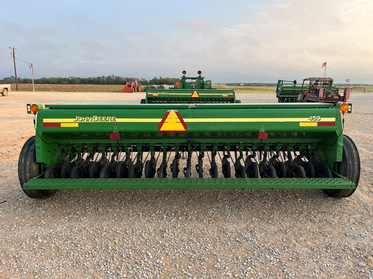 john-deere-450-image-10