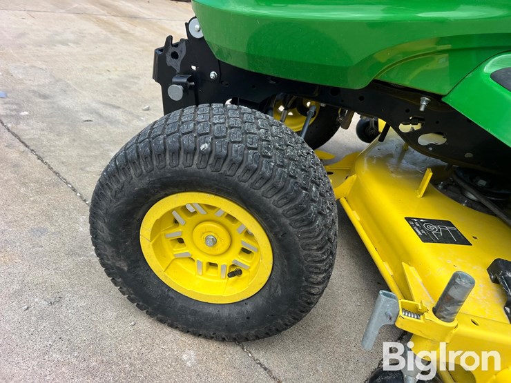 2020-john-deere-x730-image-12