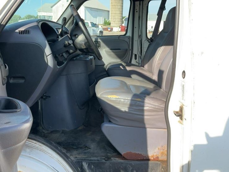 2000-dodge-ram-van-image-6