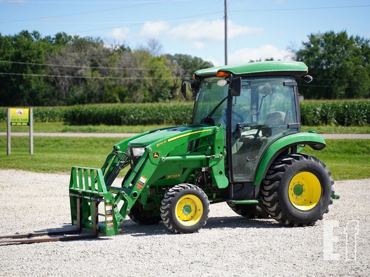 2014-john-deere-3033r-image-2