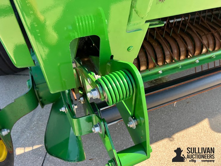 2023-john-deere-560m-image-14