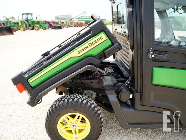 2023-john-deere-gator-xuv-835r-image-27