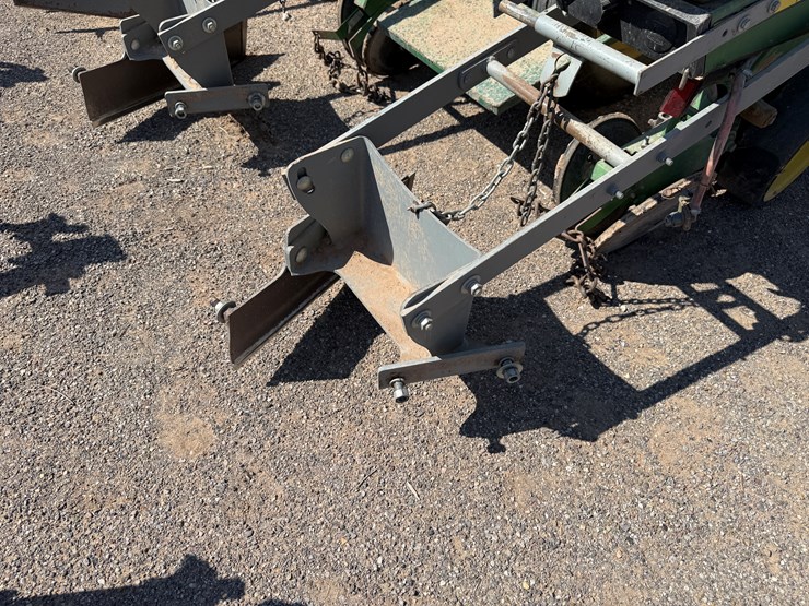 john-deere-7300-image-10