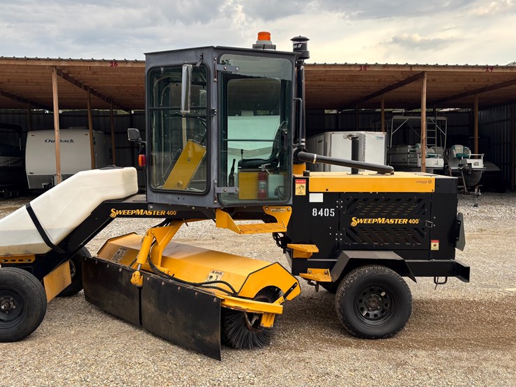 #81-•-#27063-•-2016-laymor-sm-400-street-sweeper-image-1