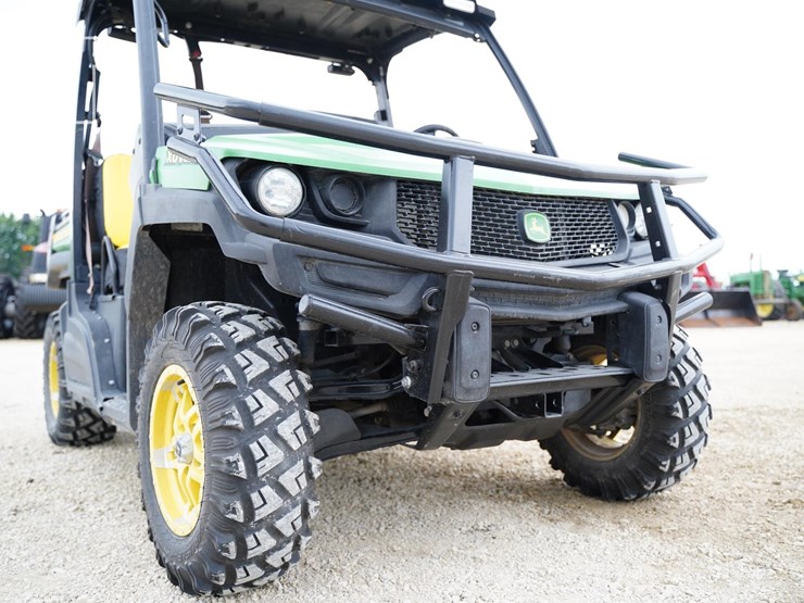 2019-john-deere-gator-xuv-835m-image-13