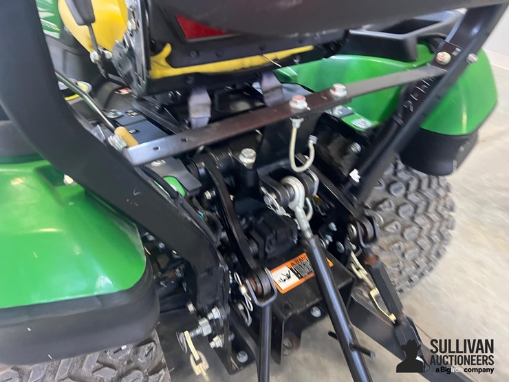2014-john-deere-1025r-image-14