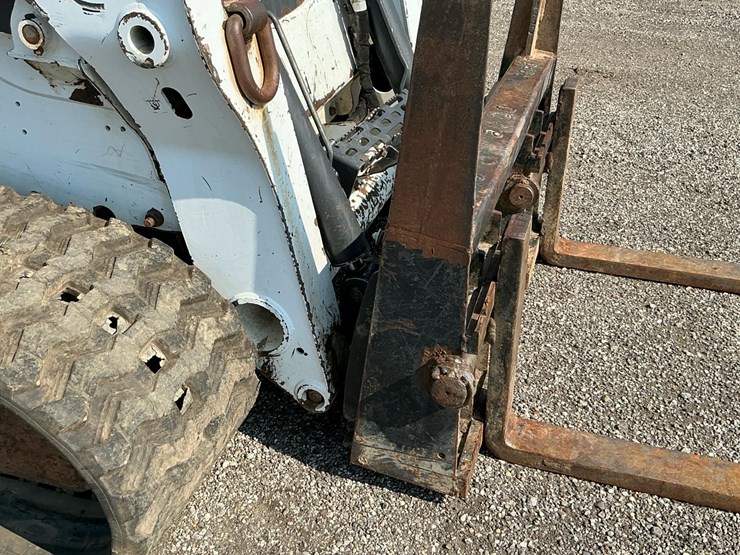 2015-bobcat-t770-image-33