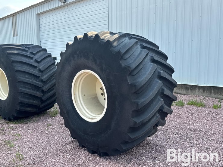 firestone-1250/50r32-grain-cart-tire-image-1