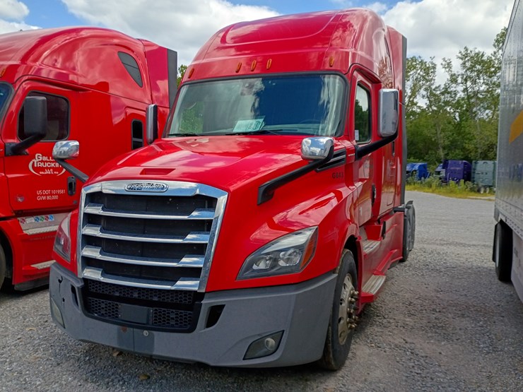 2019-freightliner-cascadia-126-image-1