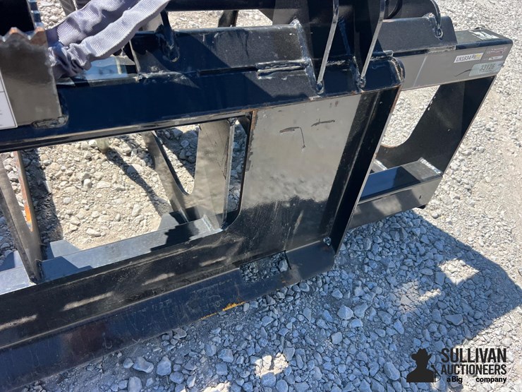 legend-72”-compact-skid-steer-grapple-image-15