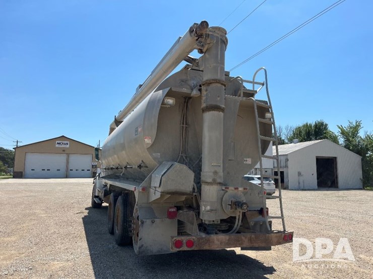 2009-sterling-feed-truck-(jn2573,-unit-2018)-image-15