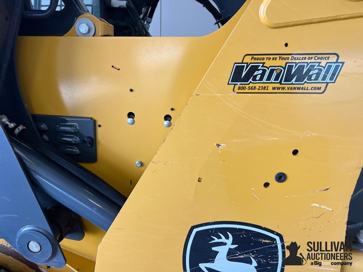 2018-deere-317g-image-12