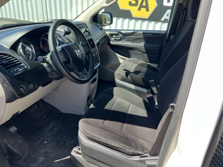 2013-ram-c/v-tradesman-image-18