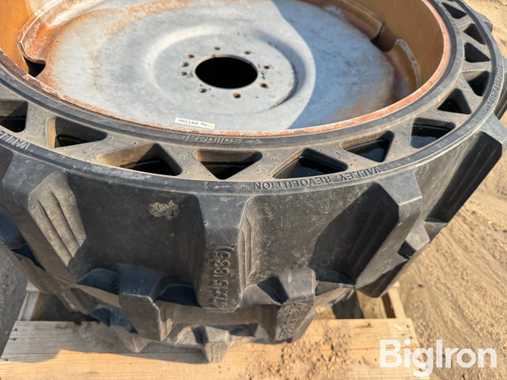 valley-revolution-47x15-airless-pivot-tires-image-12