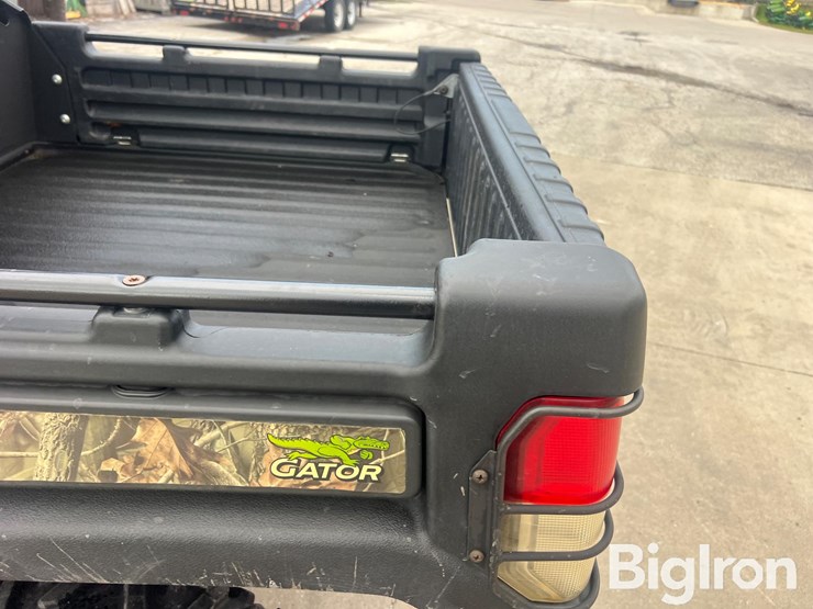 2017-john-deere-gator-image-14