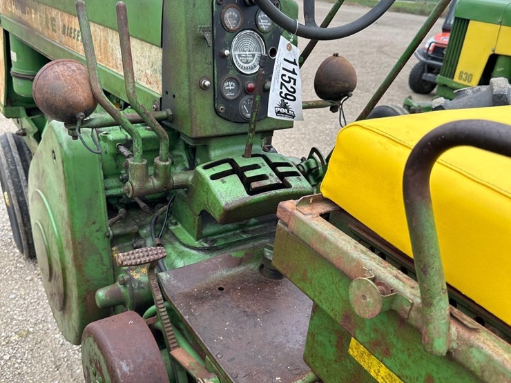 john-deere-720-image-9