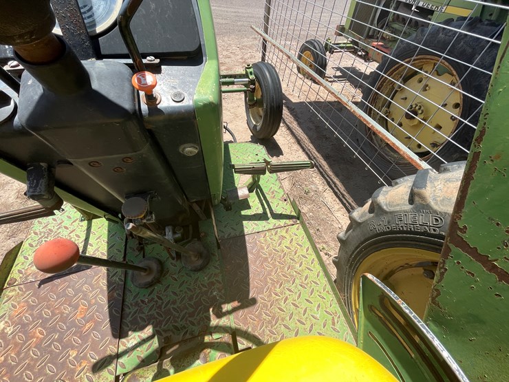 john-deere-2940-image-24