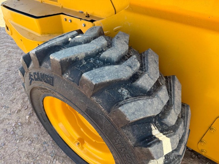 2022-deere-320g-image-14