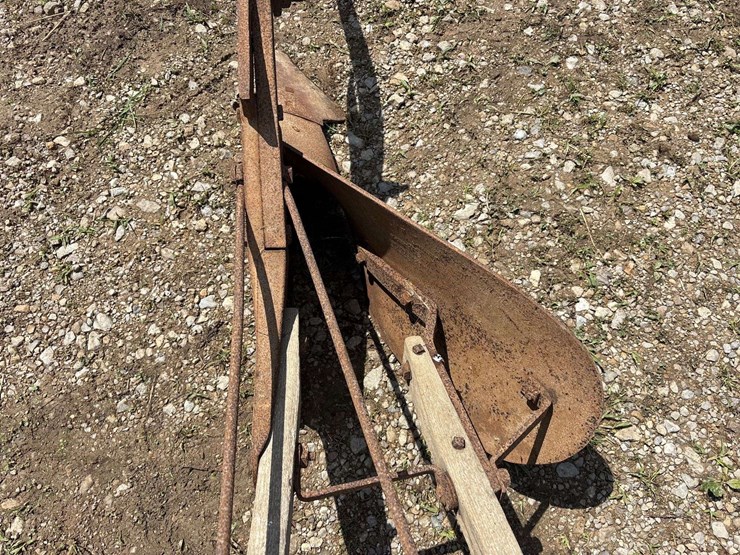 mccormick-deering-no.-415-7”-walking-plow-image-17
