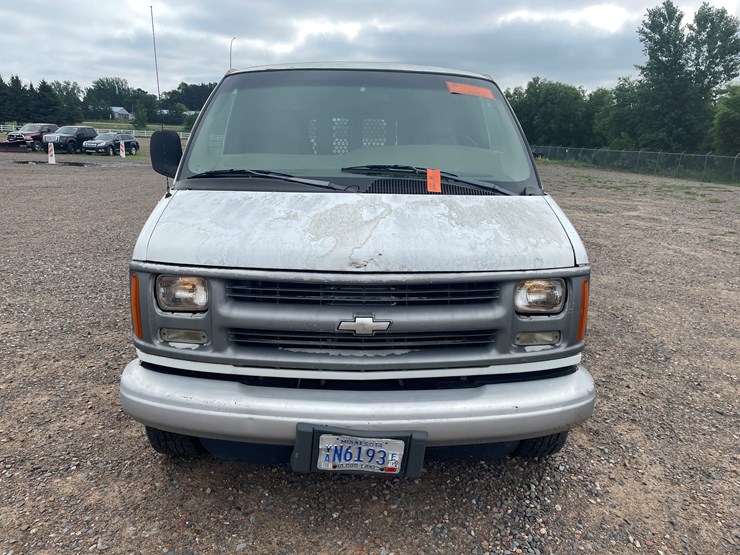 2002-chevrolet-3500-image-8