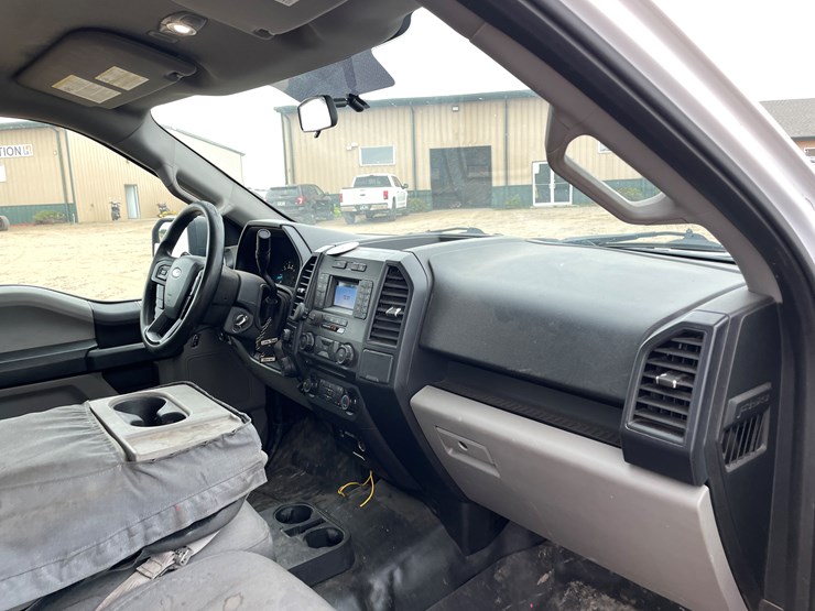 2018-ford-f150-xl-image-16