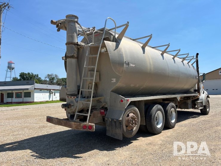 2009-sterling-feed-truck-(jn2573,-unit-2018)-image-13
