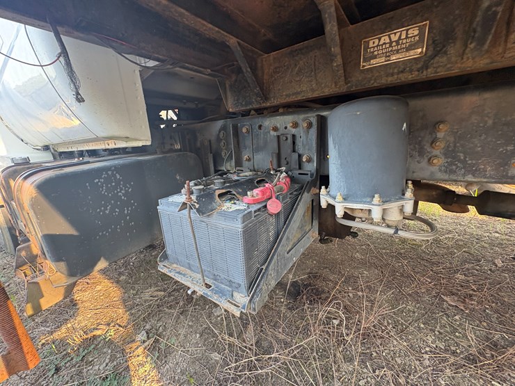 2000-ford-f750-image-27