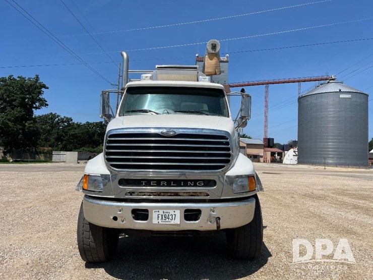 2009-sterling-feed-truck-(jn2573,-unit-2018)-image-3