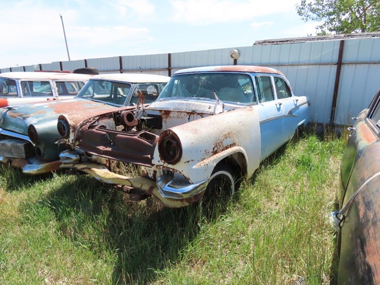 1956-ford-4dr-sedan-for-project-or-parts-image-1