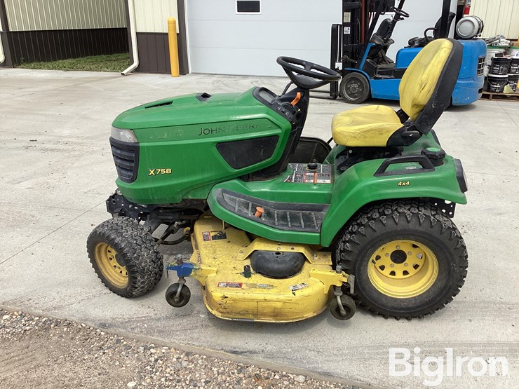2014-john-deere-x758-image-8