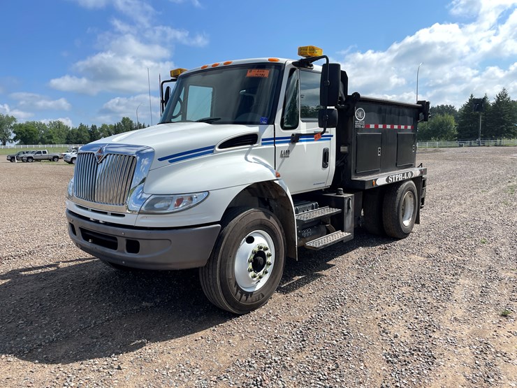 2006-international-durastar-4400-image-1