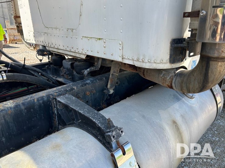 1995-freightliner-dry-tender-truck-(cp0609,-unit-2142)-image-31
