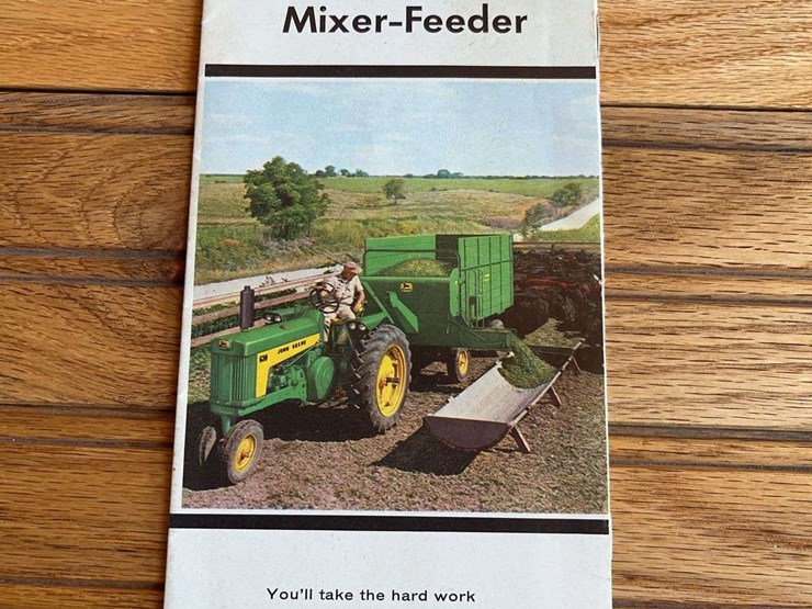 (2)-john-deere-wagon-sales-literature-image-5