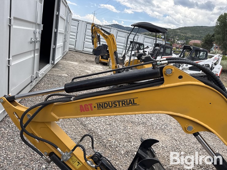 2025-agt-qnt30-mini-excavator-image-17