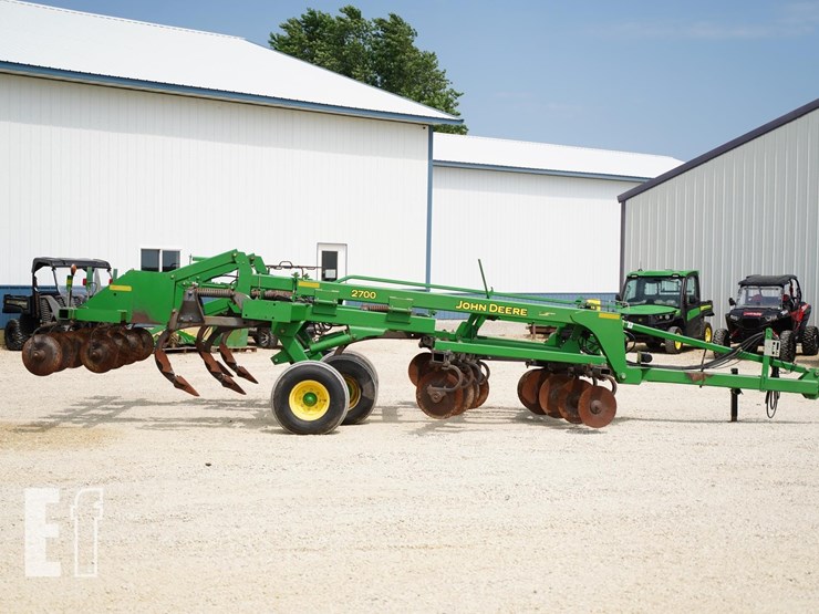 2005-john-deere-2700-image-4