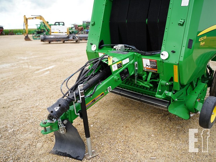 2023-john-deere-450m-image-11