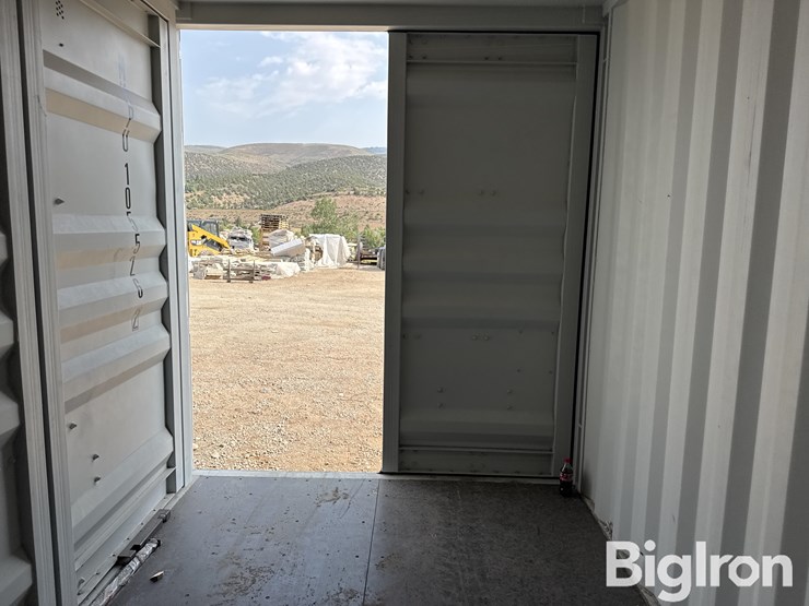 2025-40'-one-trip-shipping-container-image-18