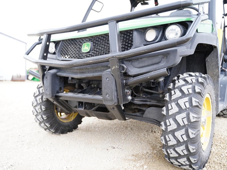 2019-john-deere-gator-xuv-835m-image-12