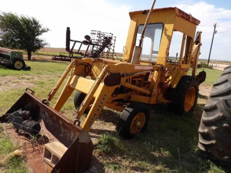 john-deere-300-image-2