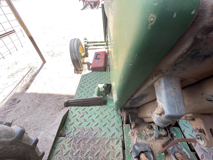 john-deere-2940-image-37