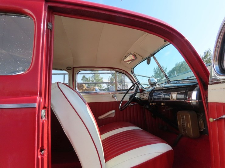 1940-ford-deluxe-2dr-sedan-image-14